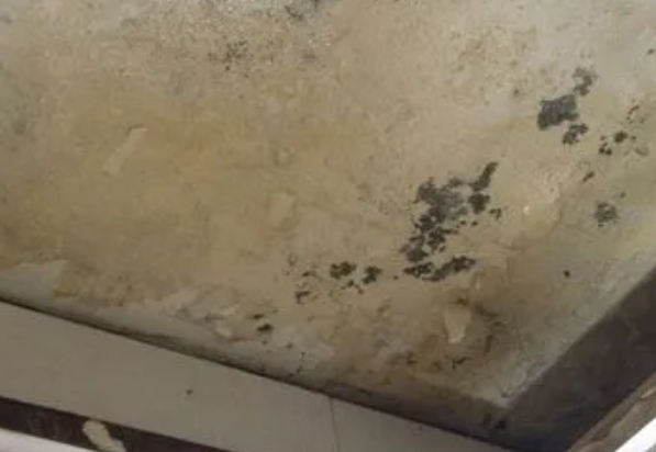 潼南阳台漏水维修公司分享下潼南卫生间渗水维修需要注意哪些问题。